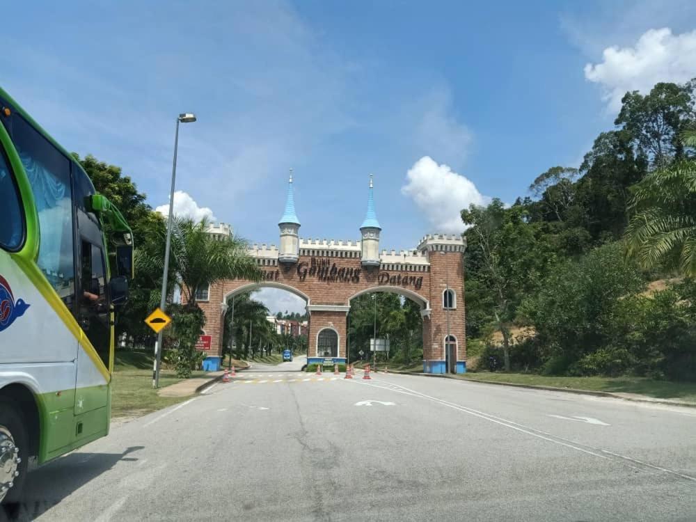 Gambang Homestay Banglomuslim クアンタン エクステリア 写真