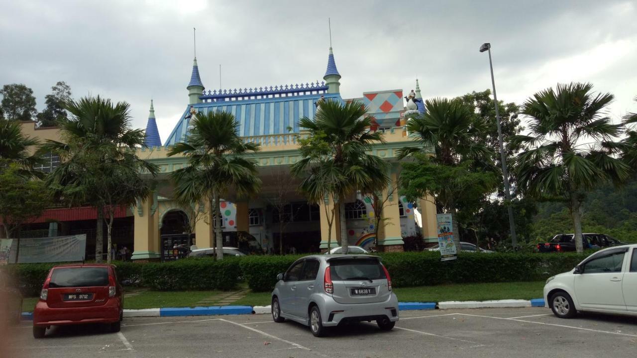 Gambang Homestay Banglomuslim クアンタン エクステリア 写真