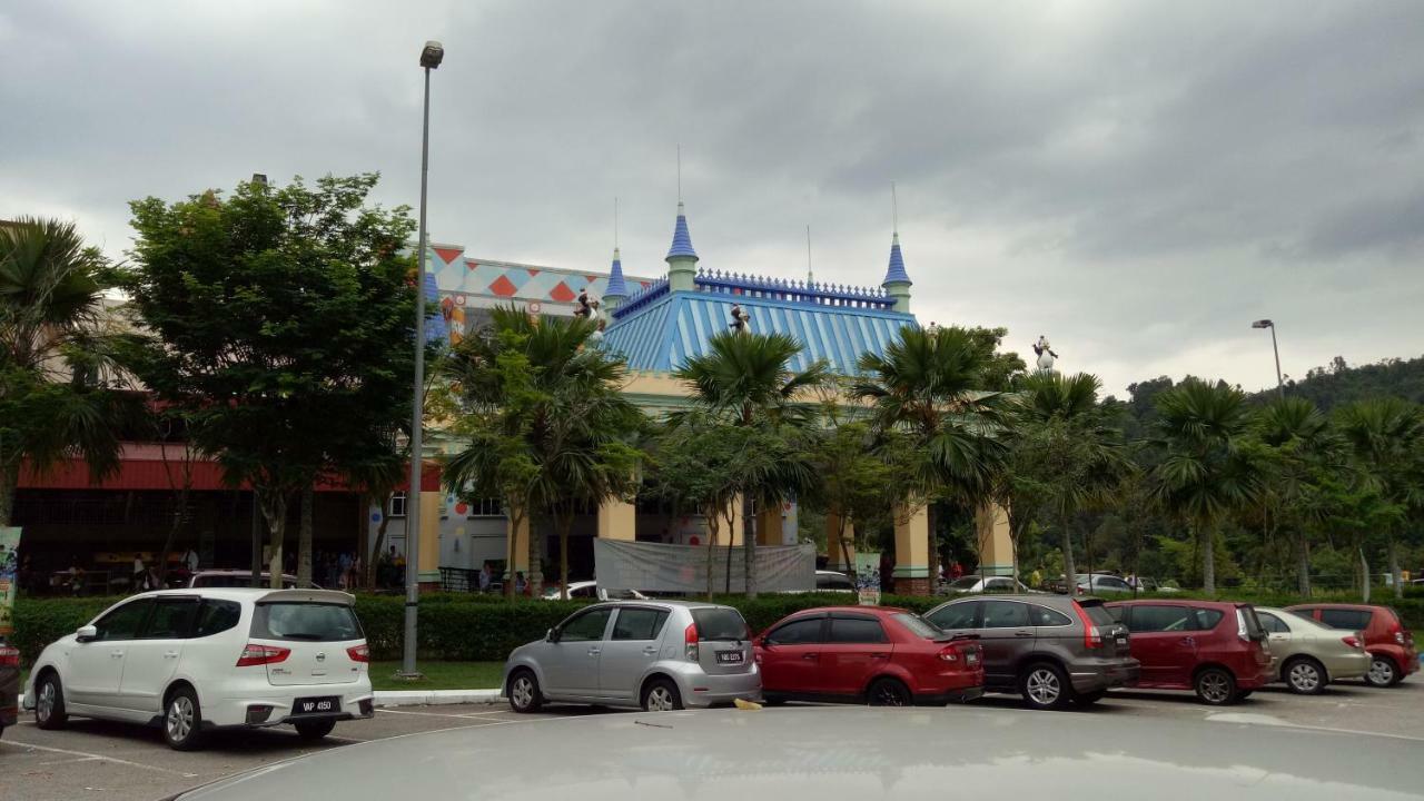 Gambang Homestay Banglomuslim クアンタン エクステリア 写真