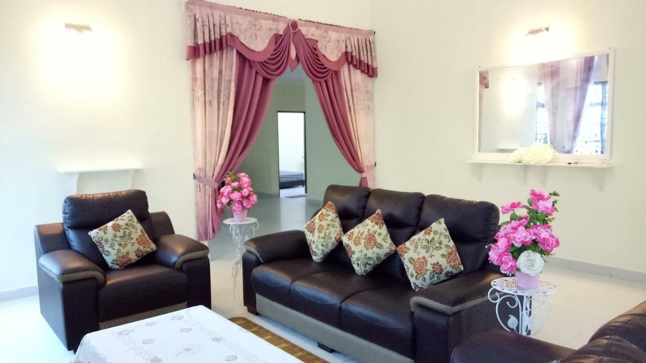 Gambang Homestay Banglomuslim クアンタン エクステリア 写真