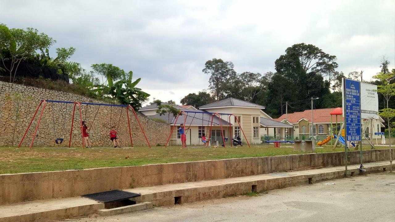 Gambang Homestay Banglomuslim クアンタン エクステリア 写真