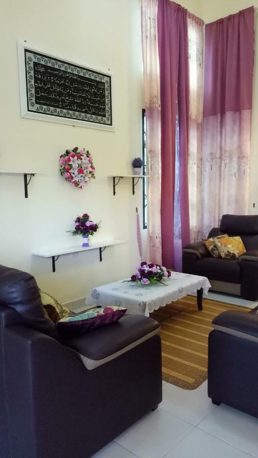 Gambang Homestay Banglomuslim クアンタン エクステリア 写真
